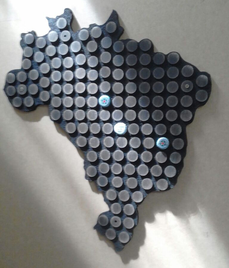 Display Decorativo do Mapa do Brasil para 132 tampinhas