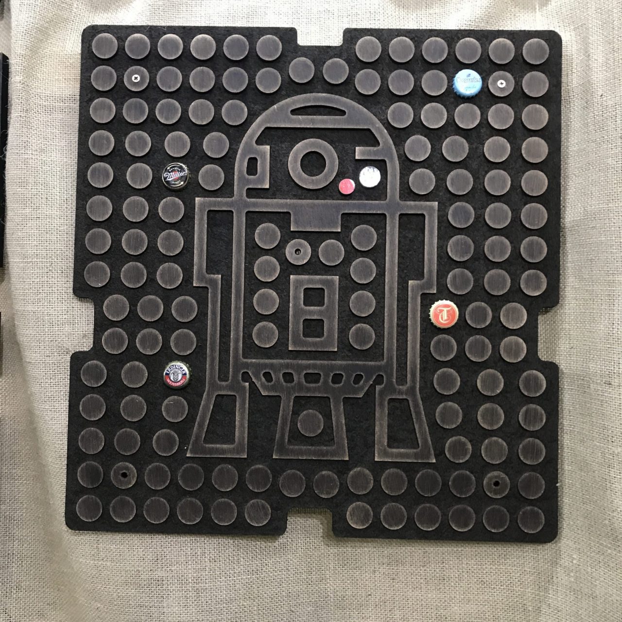 Display Star Wars R2D2 (137 tampinhas) - Imagem 4